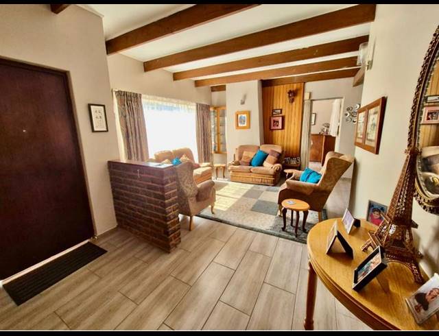 5 BEDROOM HOUSE FOR SALE IN DORINGKLOOF